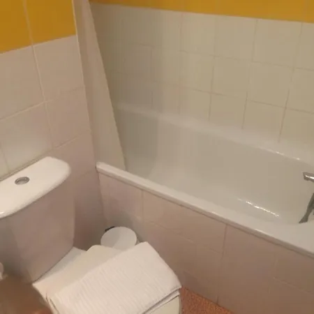 Studio Privatif Dans Hotel Residence Nimes Gare Exterior photo